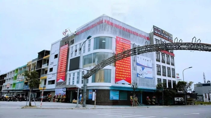 Phòng khám đa khoa Hưng Hà Phố Nối. (Ảnh: ITN)
