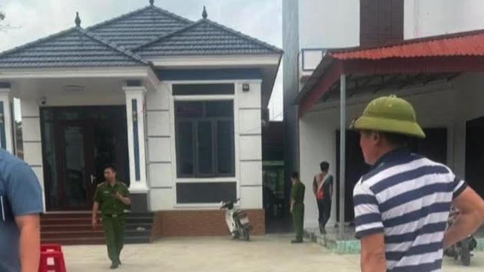 Lực lượng chức năng tại hiện trường. Ảnh chụp màn hình