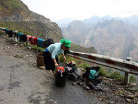 Kiểu phơi quần áo chỉ có ở Việt Nam ảnh 6