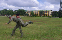 Sĩ quan đặc công thi phi dao, phi sao trăm phát, trăm trúng ảnh 3