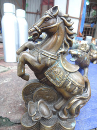 tượng vỉa hè, sông tô lịch, tượng-quan-công, đúc-tượng, tượng-vỉa-hè, buôn-bán-vỉa-hè