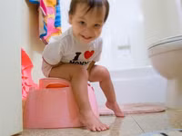Mẹo dạy con tự đi toilet nhanh nhất ảnh 9