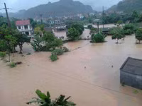 Nước lũ dâng cao ngập thành phố Lạng Sơn, 3 người bị cuốn trôi