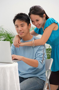 Nhận biết anh ấy có yêu bạn thật lòng ảnh 13