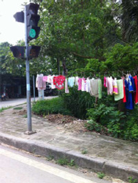 Kiểu phơi quần áo chỉ có ở Việt Nam ảnh 2