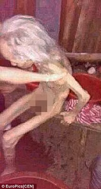 Trung Quốc sôi sục con giam cầm, bỏ đói mẹ già 90 tuổi suốt 1 tháng ảnh 2 Trung Quốc sôi sục con giam cầm, bỏ đói mẹ già 90 tuổi suốt 1 tháng ảnh 2