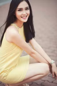 Á hậu Hoàng Anh cuốn hút với thời trang tối giản - 7