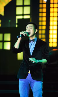 Hoài Lâm chia sẻ: “Với tôi, được hát và được diễn là niềm đam mê lớn nhất. Tôi luôn ngủ mơ thấy cảnh mình được hát trên sân khấu lớn và ở dưới khán giả lắng nghe và vỗ tay. Điều đó tuyệt vời hơn tất cả”