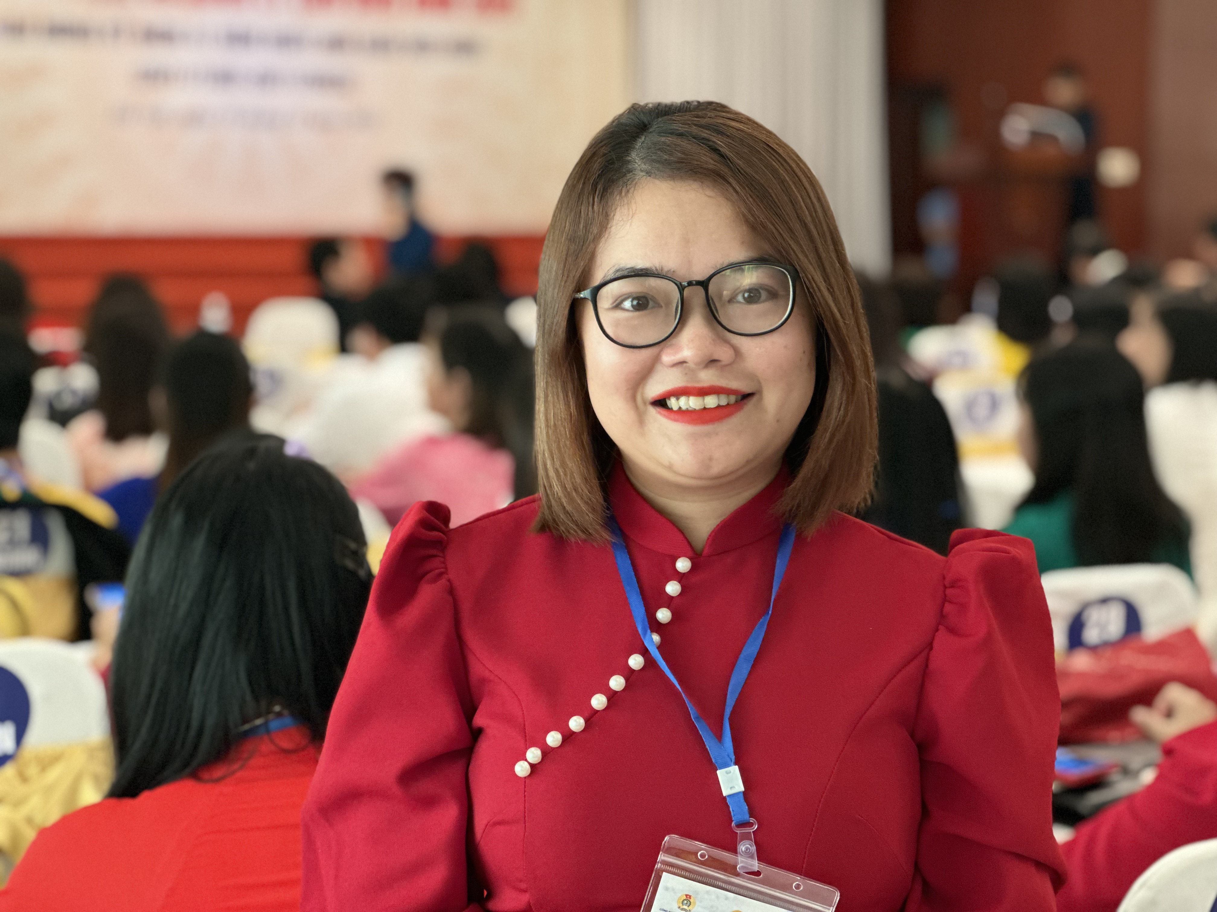 Cô Trương Thị Hiền.