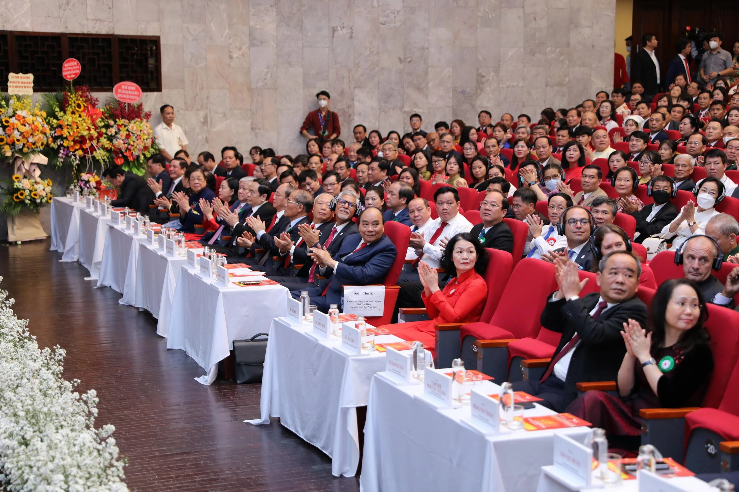 Chủ tịch nước Nguyễn Xuân Phúc và các đại biểu dự Đại hội