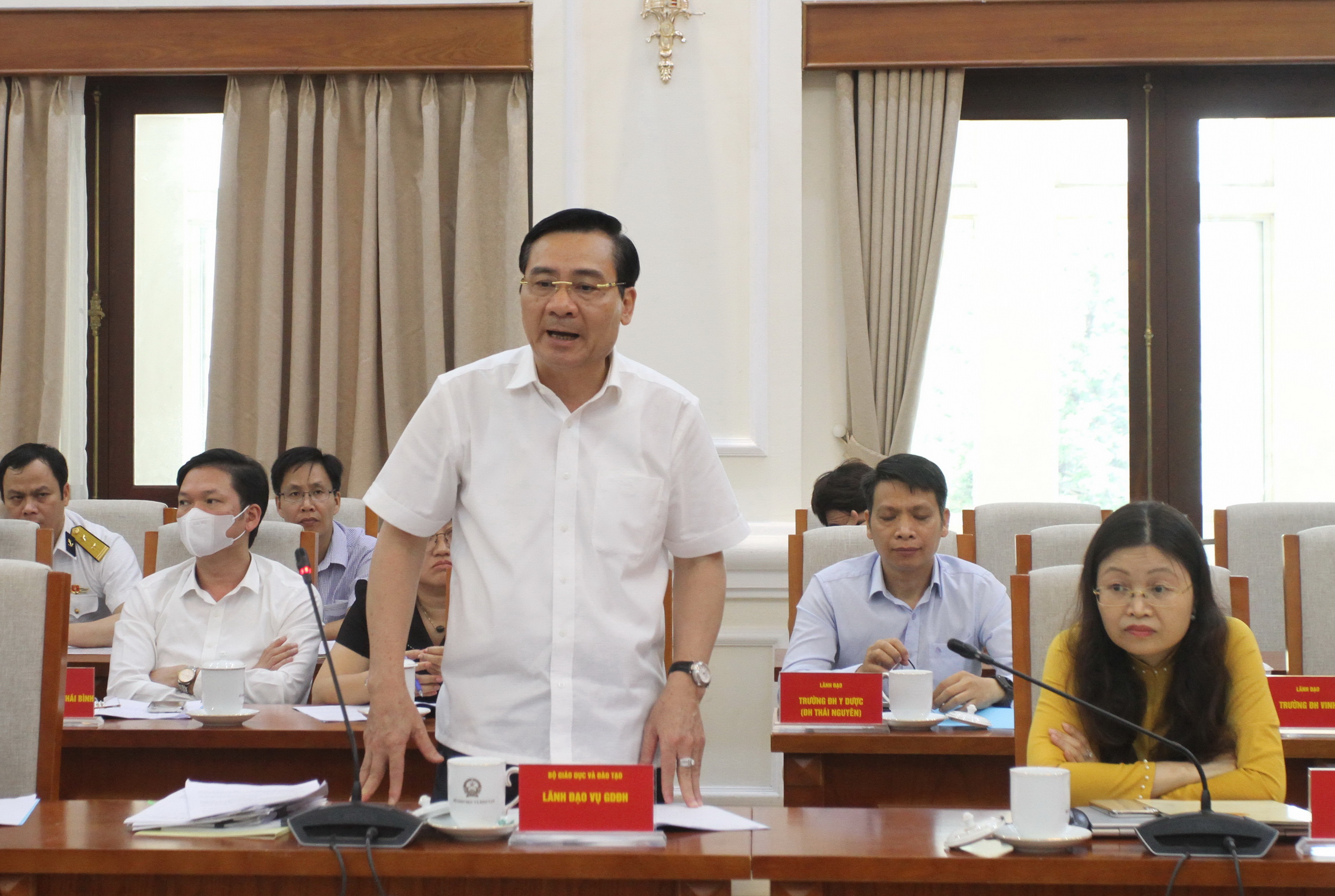 Đại biểu Bộ GD&ĐT phát biểu tại hội nghị Đại biểu Bộ GD&ĐT phát biểu tại hội nghị