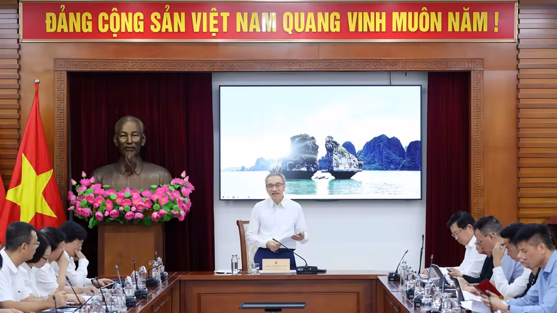 Thứ trưởng Bộ Văn hóa, Thể thao và Du lịch Phan Tâm phát biểu tại Hội thảo.