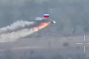 Khoảnh khắc UAV FPV hạ sát trực thăng Mi-8