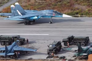 Nga rút quân từ Syria, Ukraine càng thêm khó