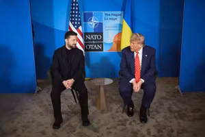 Mỹ rút khỏi Ukraine, trao ấn kiếm cho Nga