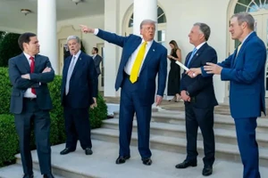 Ông Trump: Ukraine không thể thắng nếu chỉ phòng thủ 