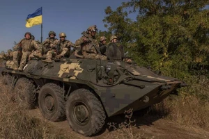 Lập phòng tuyến dài 350km từ Kharkiv đến Zaporizhia