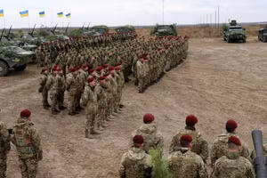 Quyết định mở ‘Chiến dịch Hậu cần Sụp đổ’