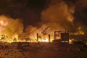 Gần 400 tên lửa và UAV Nga giáng đòn vào Ukraine