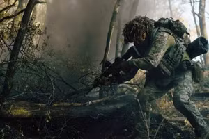 Iskander san phẳng điểm tập kết hàng trăm lính thủy đánh bộ