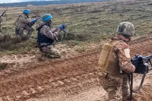 Sĩ quan cũng không hiểu đánh sang Kursk để làm gì 