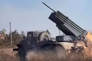 Cựu sĩ quan thừa nhận Ukraine đã quen với rút quân và thất bại