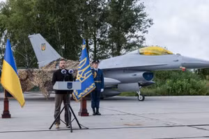 Đan Mạch đòi F-16 Ukraine để chống Mỹ lấy Greenland