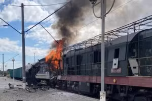 Vì sao Nga nỗ lực tìm diệt đầu máy xe lửa Ukraine?