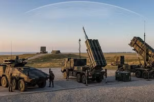 Ukraine lo ngại cả PAC-3, NASAMS, IRIS-T bị đắp chiếu
