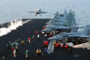Vén màn bí mật tuần dương hạm Mỹ bắn hạ tiêm kích F-18