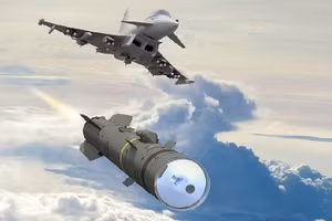 Đức-Anh chế tạo tên lửa tầm xa 2000km nhằm vào ai?