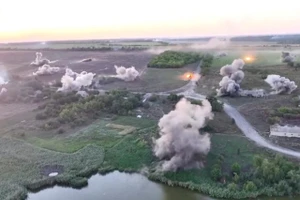 Giải cứu Pokrovsk và câu chuyện tổ ong ở Donbass