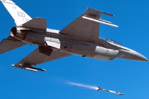 Xem clip F-16 phóng AIM-9 Sidewinder diệt UAV