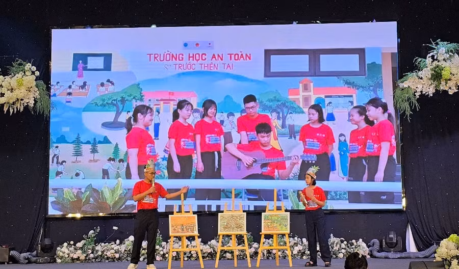 Học sinh Lào Cai mong muốn xây dựng trường học an toàn trước thiên tai.