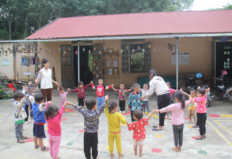 Nhiều giáo viên mầm non công tác vùng cao mong muốn dự thảo Nghị định sớm được thông qua. vung-cao-4.jpg