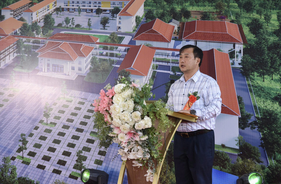 Ông Vừ A Bằng, Phó Chủ tịch UBND tỉnh Điện Biên phát biểu tại lễ khởi công Trường PTNT Liên cấp tiểu học và THCS xã Sam Mứn. db-1-2.jpg