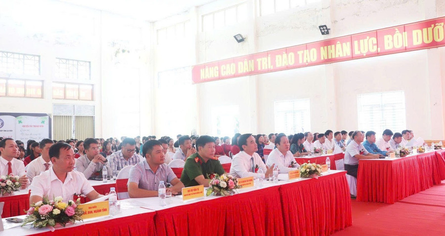 Các đại biểu tham dự Lễ khởi công. noi-tru-2.jpg