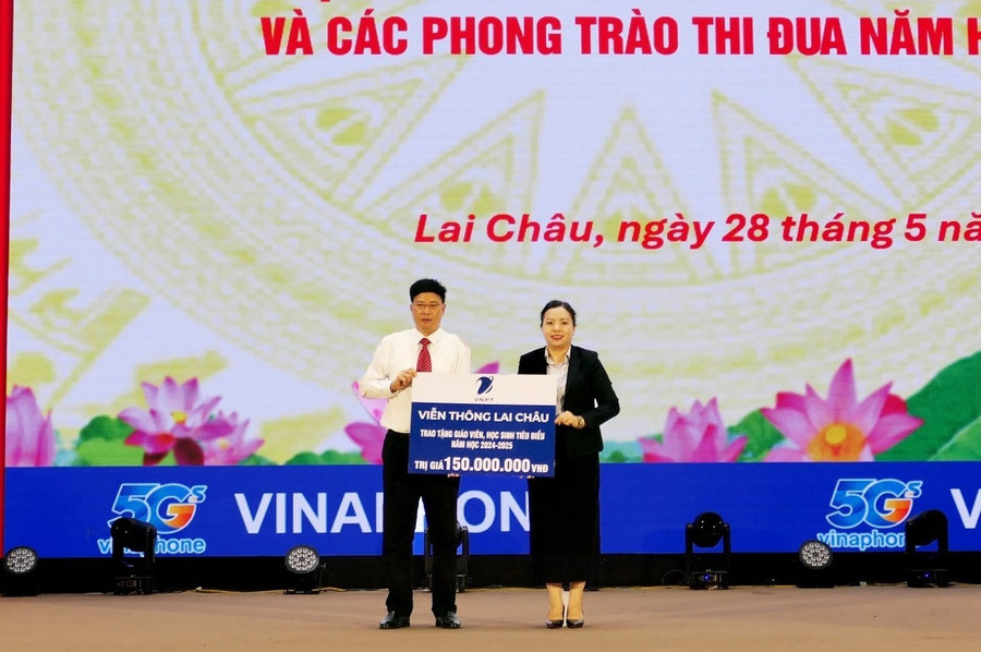 Viễn thông Lai Châu trao 150 triệu đồng cho các học sinh tiêu biểu trong năm học 2024 – 2025. lai-chau-5.jpg