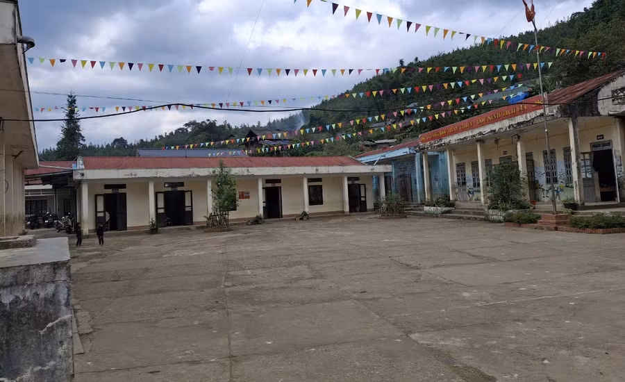 Điểm trường Dền Thàng cần được nâng cấp, tu sửa để đảm bảo nhu cầu dạy và học.