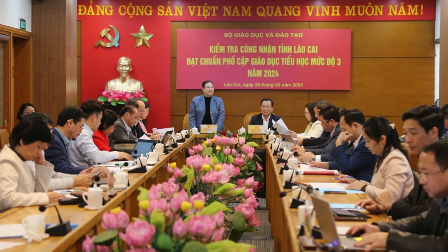 Quang cảnh buổi làm việc.