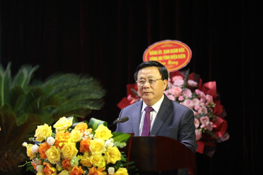 Ông Nguyễn Xuân Thắng - Ủy viên Bộ Chính trị, Giám đốc Học viện Chính trị quốc gia Hồ Chí Minh phát biểu tại buổi lễ. gen-h-dien-bien-3.jpg