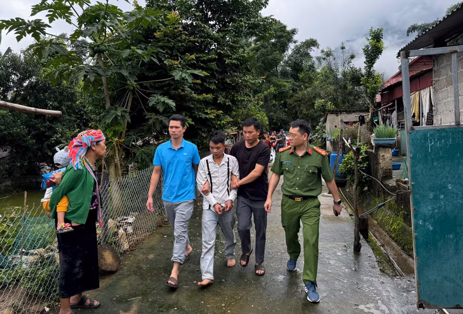 Hoàng Văn Tình bị lực lượng chức năng bắt giữ sau gần 8 giờ gây án.