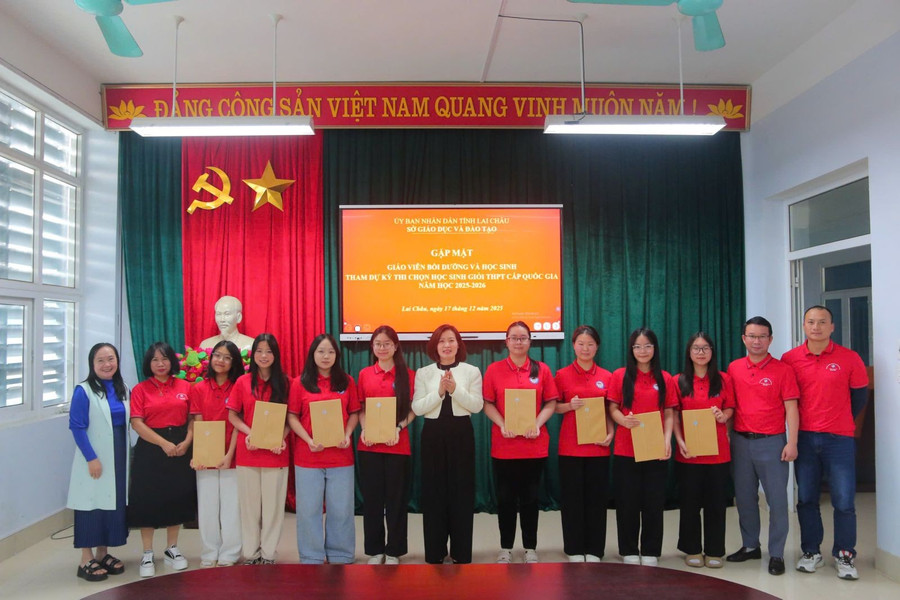 Đội tuyển học sinh giỏi quốc gia môn Lịch sử.