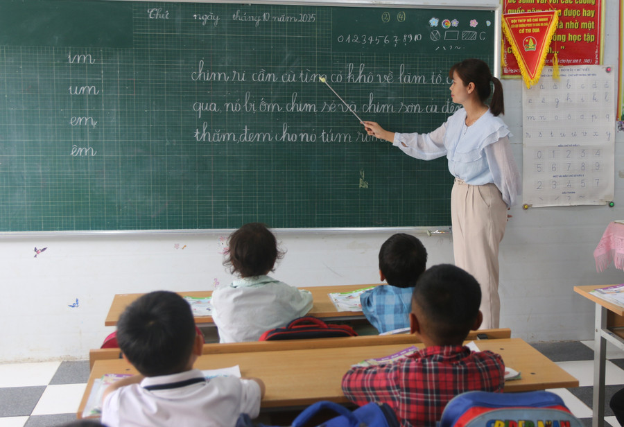 Tiết Tiếng Việt của cô trò Trường PTDTBT Tiểu học Vàng Ma Chải, xã Sì Lở Lầu. th-vang-ma-chai.jpg