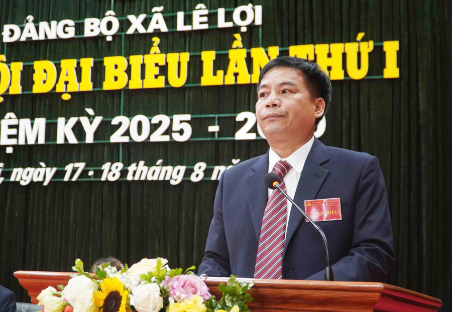Ông Nguyễn Văn Ninh, Bí thư Đảng ủy xã Lê Lợi phát biểu tại Đại hội. le-loi-3.jpg