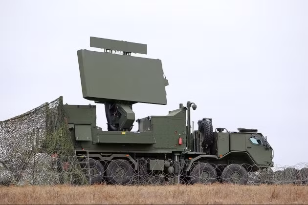 Trạm radar Ground Master 400 NATO triển khai tại Estonia được cho là mục tiêu của hệ thống tác chiến điện tử Nga. Trạm radar Ground Master 400 NATO triển khai tại Estonia được cho là mục tiêu của hệ thống tác chiến điện tử Nga.