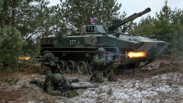 Xe chiến đấu bộ binh BMP-3 và BMD-4M có khá nhiều điểm tương đồng. Xe chiến đấu bộ binh BMP-3 và BMD-4M có khá nhiều điểm tương đồng.