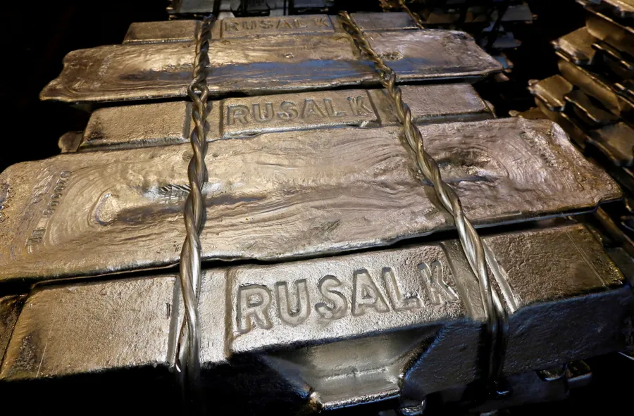 Trung Quốc bất ngờ chặn nhập khẩu kim loại quan trọng của Nga?