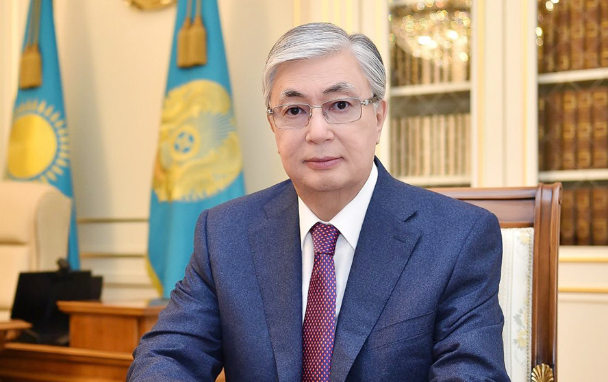Tổng thống Kazakhstan vừa ký kết một văn bản cực kỳ quan trọng hướng tới nhà nước liên minh với Uzbekistan. Tổng thống Kazakhstan vừa ký kết một văn bản cực kỳ quan trọng hướng tới nhà nước liên minh với Uzbekistan.