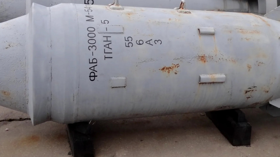 Bom FAB-3000 bắt đầu được Không quân Nga sử dụng rộng rãi trên chiến trường. Bom FAB-3000 bắt đầu được Không quân Nga sử dụng rộng rãi trên chiến trường.